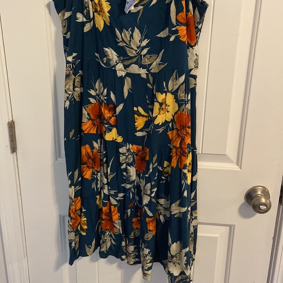 Floral Ruffle Shoulder Dress - Picture 3 of 5